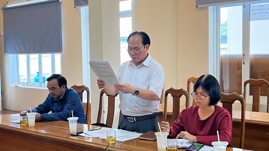 Đại diện Sở Lao động-Thương binh và Xã hội báo cáo tình hình vận động Quỹ Đền ơn đáp nghĩa tỉnh Gia Lai. Ảnh: Đinh Yến