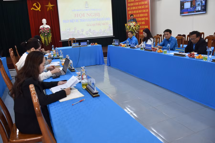 Toàn cảnh hội nghị phản biện Dự thảo Luật Đất đai-sửa đổi. Ảnh: Đinh Yến