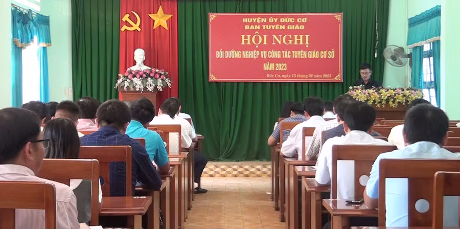 Toàn cảnh hội nghị bồi dưỡng. Ảnh: Đinh Yến