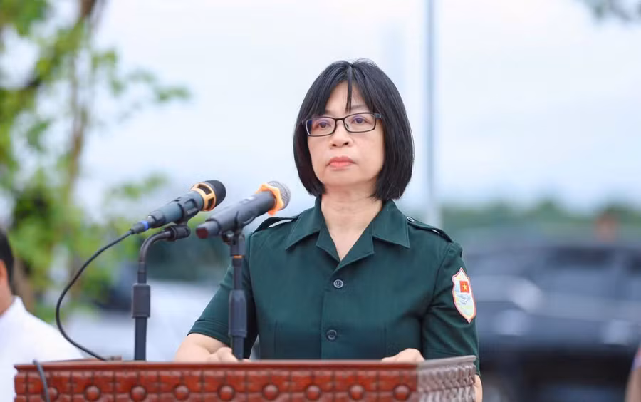 Phó Chủ tịch UBND tỉnh, Trưởng Ban chuyên trách tỉnh Gia Lai Nguyễn Thị Thanh Lịch phát biểu tại lễ tiễn, bàn giao hài cốt liệt sĩ. Ảnh: Đoàn Bình