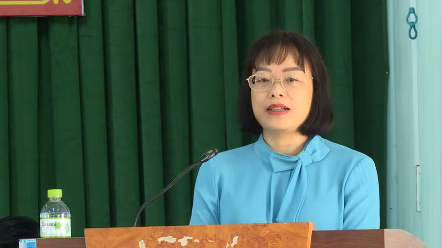ung-cu-vien-nguyen-thi-mai-phuong-phat-bieu-tai-hoi-nghi-tiep-xuc-voi-cu-tri-phuong-an-binh-va-xa-ya-hoi.jpg