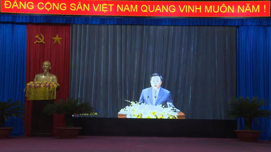 dong-chi-nguyen-xuan-thang-uy-vien-bo-chinh-tri-giam-doc-hoc-vien-chinh-tri-quoc-gia-ho-chi-minh-chu-tich-hoi-dong-ly-luan-trung-uong-phat-bieu-tai-hoi-nghi-tap-huan-anh-thanh-sang.jpg