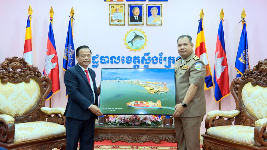 doan-cong-tac-tinh-gia-lai-tham-chao-xa-giao-lanh-dao-tinh-stung-treng-vuong-quoc-campuchia.jpg