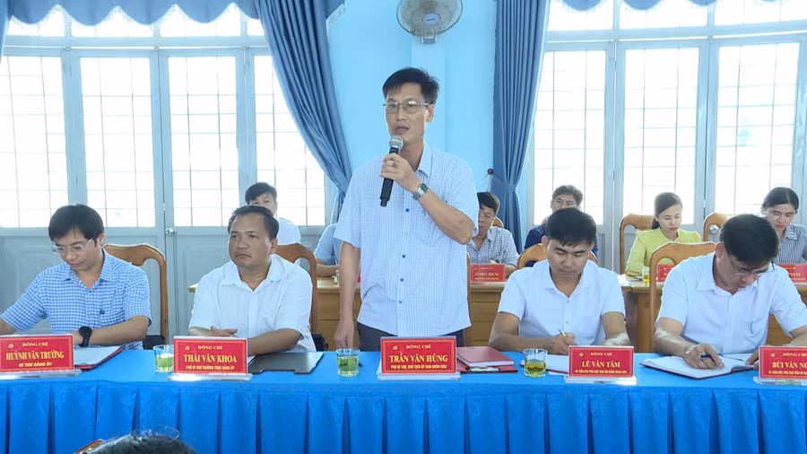 pho-bi-thu-dang-uy-chu-tich-ubnd-xa-po-to-tran-van-hung-phat-bieu-tai-buoi-lam-lam-viec-anh-phi-long.jpg