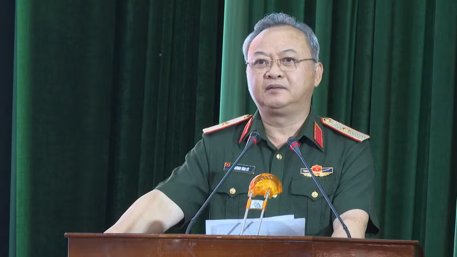thieu-tuong-hoang-van-sy-tu-lenh-binh-doan-15-phat-bieu-chi-dao-anh-thanh-sang.jpg