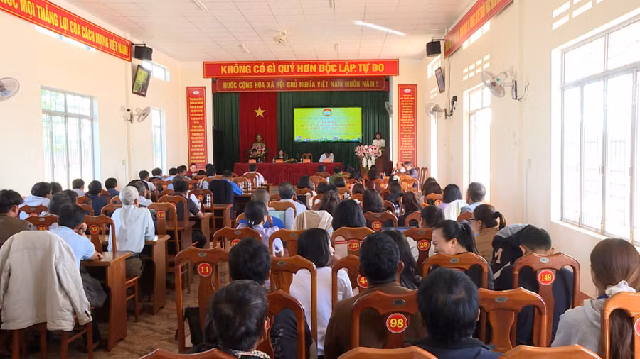 quang-canh-buoi-tiep-xuc-cu-tri-tai-xa-kdang.jpg