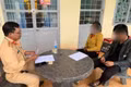Con mang xe máy đi độ chế, mẹ bị phạt 5 triệu đồng