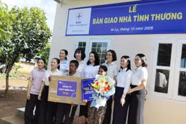 Hỗ trợ hơn 100 triệu đồng xây nhà tình thương cho hộ nghèo xã Ia Ly