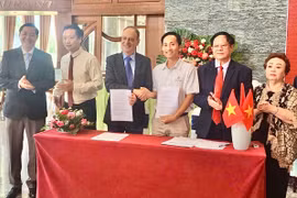 Đoàn chuyên gia, nhà khoa học Israel ký biên bản ghi nhớ hợp tác với các doanh nghiệp Gia Lai. Ảnh: M.P