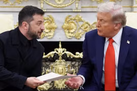 Mỹ thay đổi chính sách với Ukraine, Nga gia tăng sức ép quân sự trên toàn mặt trận