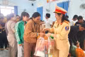 Cảnh sát giao thông Gia Lai lan tỏa “Xuân ấm áp – Tết yêu thương”