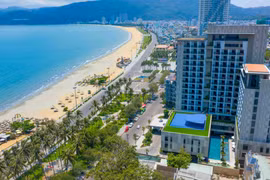 Gia Lai vững bước đi lên dưới lá cờ vẻ vang của Đảng!