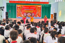 Giao lưu, trải nghiệm nghệ thuật Tuồng và Bài chòi tại trường học