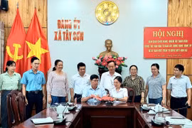 Xã Tây Sơn bàn giao công tác dân vận về Ủy ban MTTQ Việt Nam xã