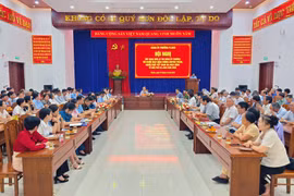 Bí thư Đảng ủy phường Pleiku đối thoại với 138 người hoạt động không chuyên trách