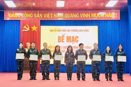 Bế mạc diễn tập tác chiến phường Diên Hồng trong khu vực phòng thủ năm 2026