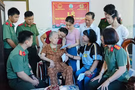 Tuổi trẻ Công an Gia Lai nhận phụng dưỡng 4 Mẹ Việt Nam Anh hùng
