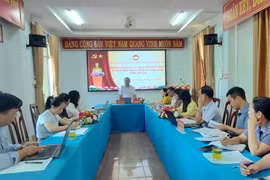 Mặt trận xã Chư Sê hỗ trợ người dân nộp 15.276 hồ sơ thủ tục hành chính trực tuyến