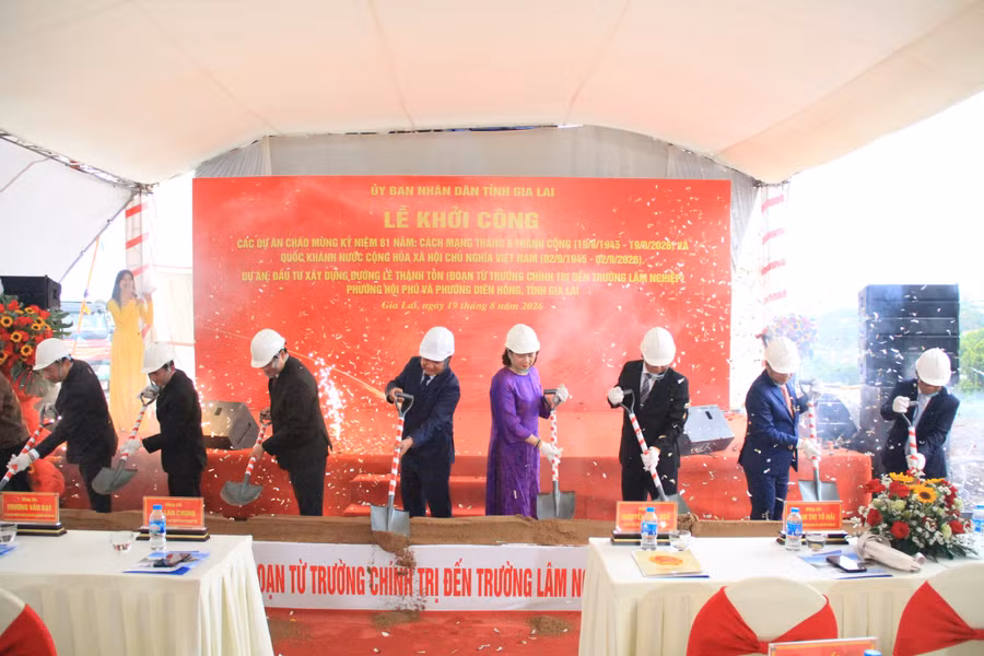 4-cac-dong-chi-dai-bieu-thuc-hien-nghi-thuc-khoi-cong-du-an.jpg