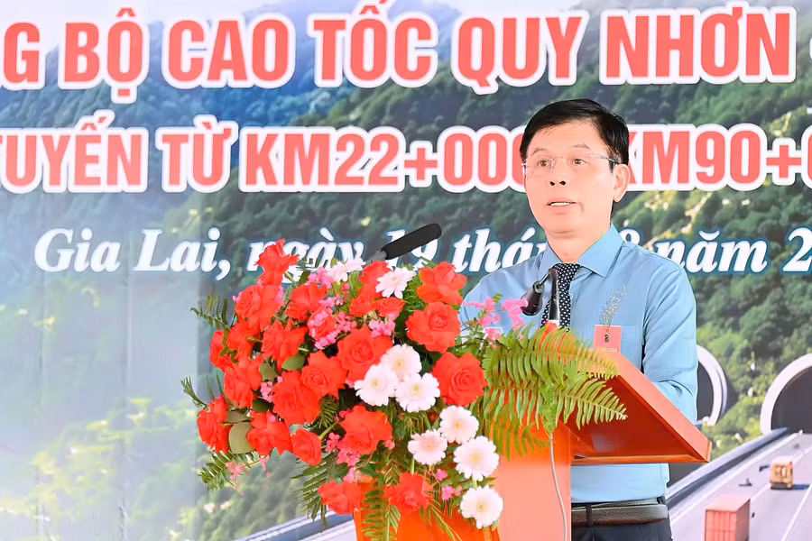 thu-truong-bo-xay-dung-phat-bieu-tai-le-khoi-cong.jpg