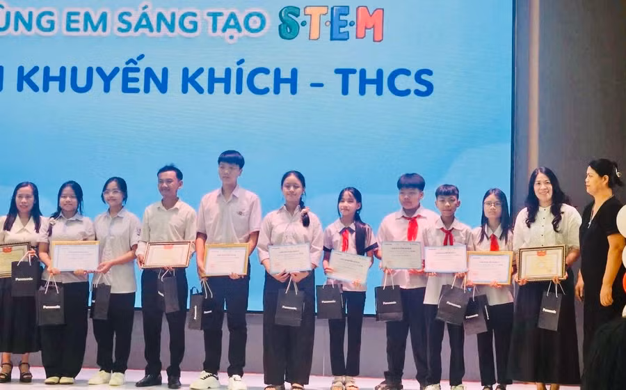 hoc-sinh-gia-lai-dat-giai-khuyen-khich-cuoc-thi-sang-tao-stem.jpg