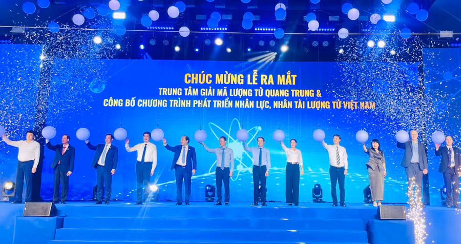 khoi-dong-trung-tam-giai-ma-luong-tu.jpg