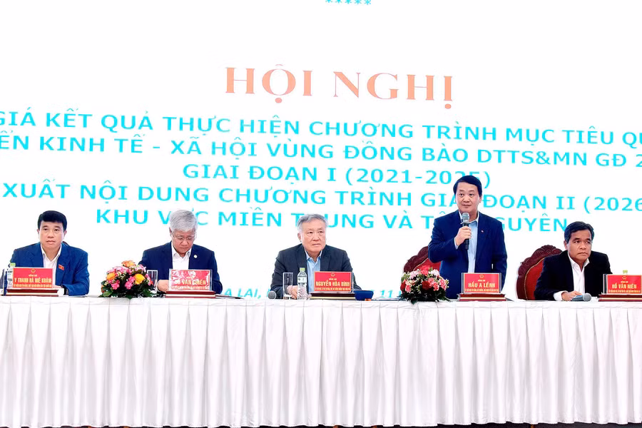 2-hoinghi-athuy.jpg