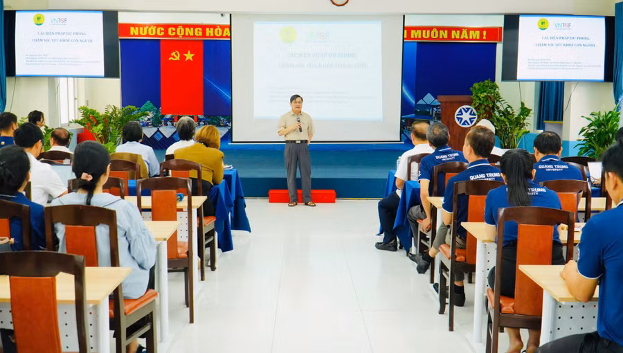 truyen-thong-truc-tiep-ve-tac-hai-cua-thuoc-la.jpg