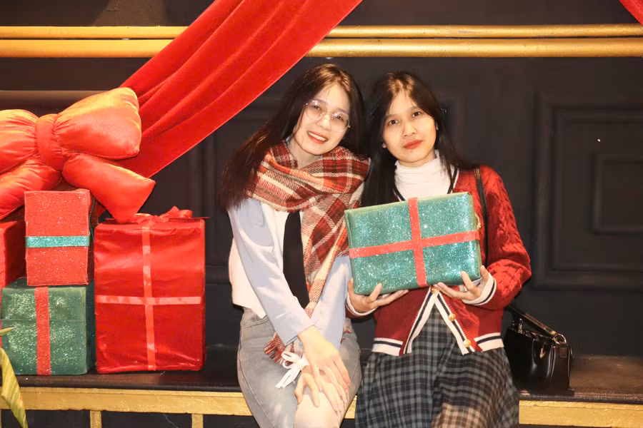 gs-sau-nhung-gio-lam-viec-vat-va-chi-thieu-thi-thao-linh-bia-phai-hen-ban-o-quan-ca-phe-ptown-cafe-studio-de-chia-se-ve-nhung-buon-vui-trong-cuoc-song-anh-lac-ha.jpg