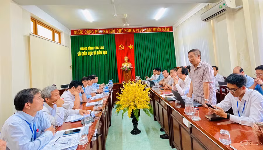 doan-kiem-tra-cong-tac-coi-thi-tot-nghie-tai-gia-lai.jpg