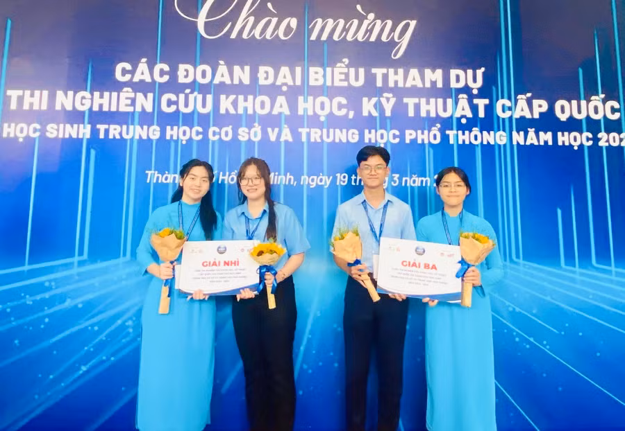136ef802cf637f3d2672.jpg
