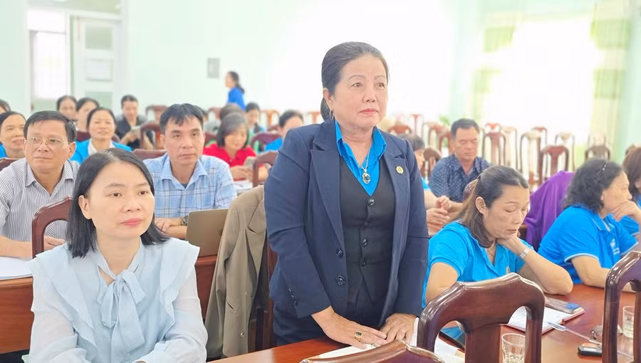 nguoi-dan-tham-gia-y-kien-kien-nghi-lien-quan-den-cac-van-de-trong-doi-song.jpg