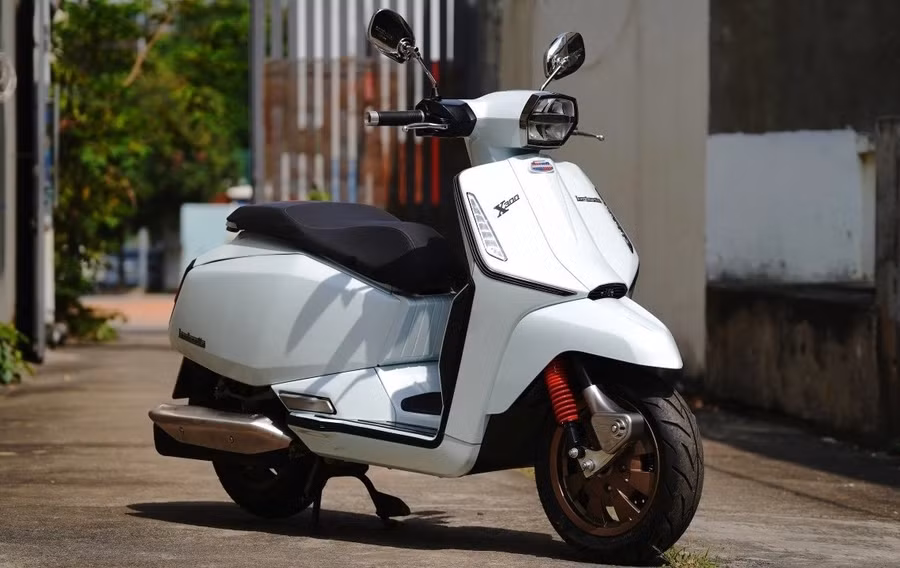 ve-dep-thanh-lich-nhung-van-dap-chat-the-thao-cua-lambretta-x300.jpg