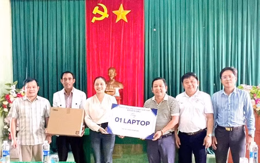 tang-may-tinh.jpg