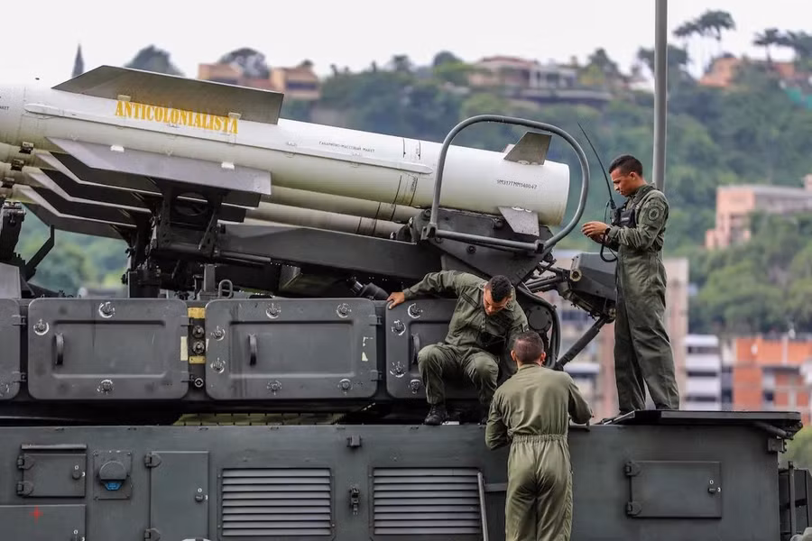 binh-linh-venezuela-kiem-tra-he-thong-ten-lua-do-nga-san-xuat-trong-mot-cuoc-tap-tran-o-caracas-tuan-nay-anh-afp.jpg