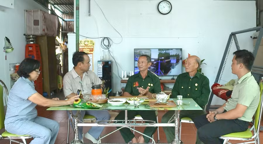 moi-dip-le-tet-dai-dien-cap-uy-chinh-quyen-dia-phuong-deu-den-tham-hoi-chia-se-va-dong-vien-cac-gia-dinh-chinh-sach-nguoi-co-cong.jpg