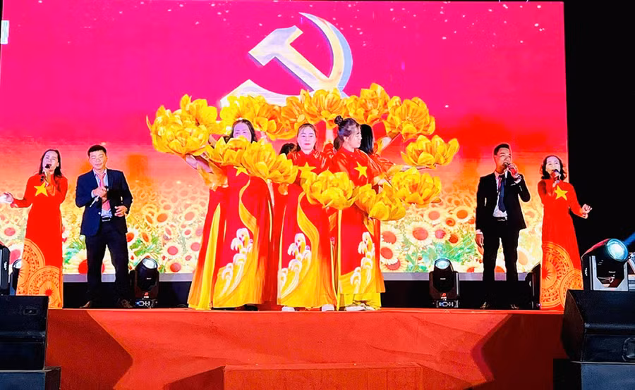 mot-tiet-muc-van-nghe-dac-sac-ca-ngoi-dang-mua-xuan-va-que-huong-dat-nuoc.jpg