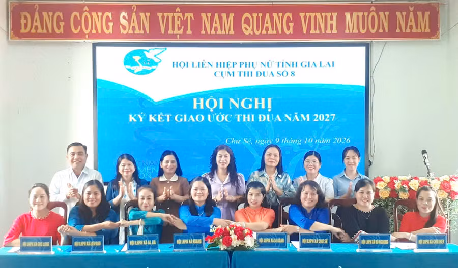 cac-dai-bieu-tham-du-hoi-nghi-chung-kien-le-ky-ket-giao-uoc-thi-dua-nam-2027.jpg