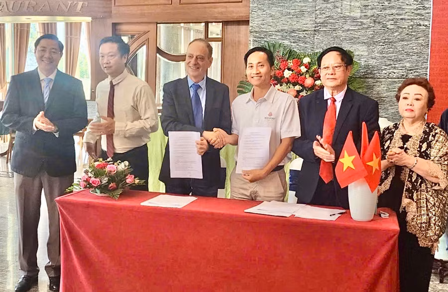 doan-chuyen-gia-nha-khoa-hoc-israel-ky-bien-ban-ghi-nho-hop-tac-voi-cac-doanh-nghiep-gia-lai-nham-chuyen-giao-ky-thuat-cong-nghe-nong-nghiep-tang-nang-suat-cac-loai-cay-trong-anh-mp.jpg