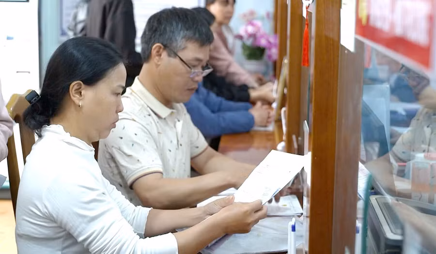den-lam-thu-tuc-dat-dai-tai-trung-tam-phuc-vu-hanh-chinh-cong-xa-ia-phi-cac-ho-dan-khong-phai-di-lai-nhieu-lan-nhu-truoc.jpg