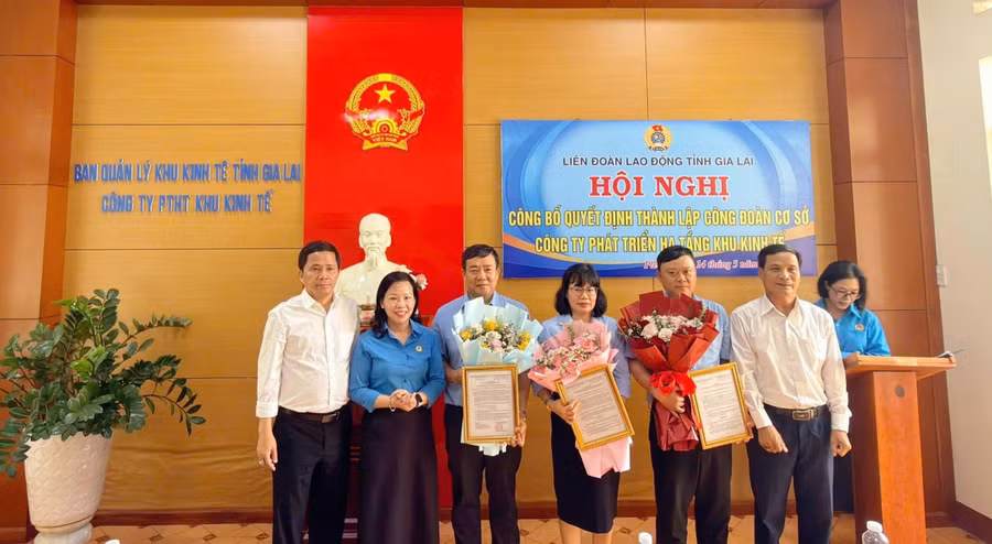 thanh-lap-cong-doan-co-so-cong-ty-phat-trien-ha-tang-khu-kinh-te.jpg