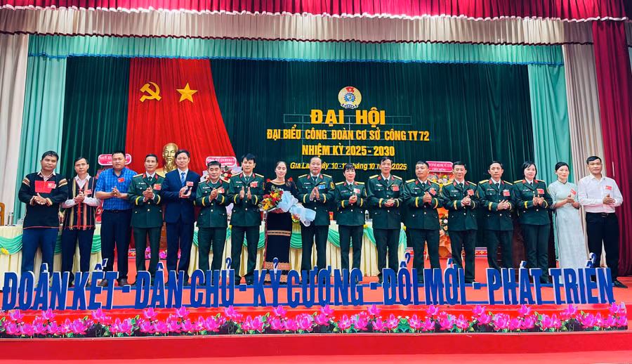 ban-chap-hanh-cong-doan-co-so-cong-ty-ra-mat-dai-hoi.jpg