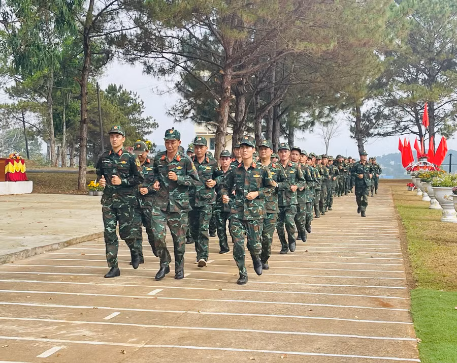 hon-350-can-bo-chien-si-tham-gia-ngay-chay-the-thao-quan-su-va-ngay-chay-olympic.jpg