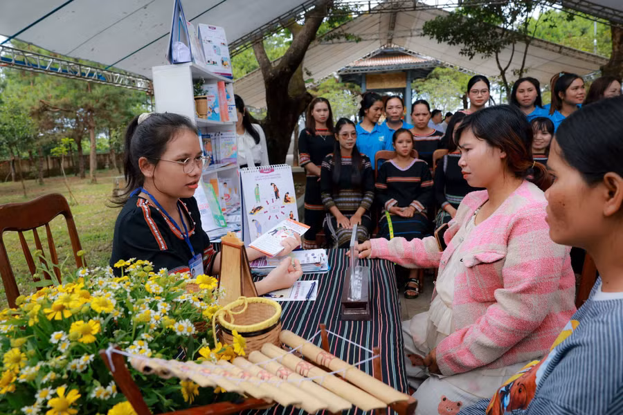 y-bac-si-tu-van-suc-khoe-thai-ky-cho-phu-nu-mang-thai.jpg