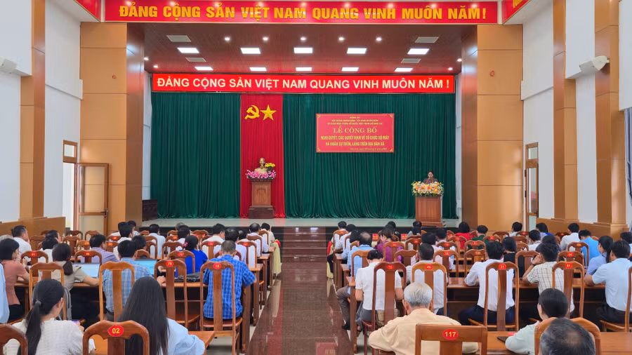 quang-canh-le-cong-bo.jpg