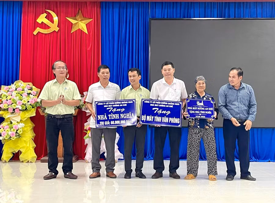 nha-may-duong-an-khe-trao-kinh-phi-ho-tro-xay-dung-8-nha-tinh-nghia-cho-ho-ngheo.jpg