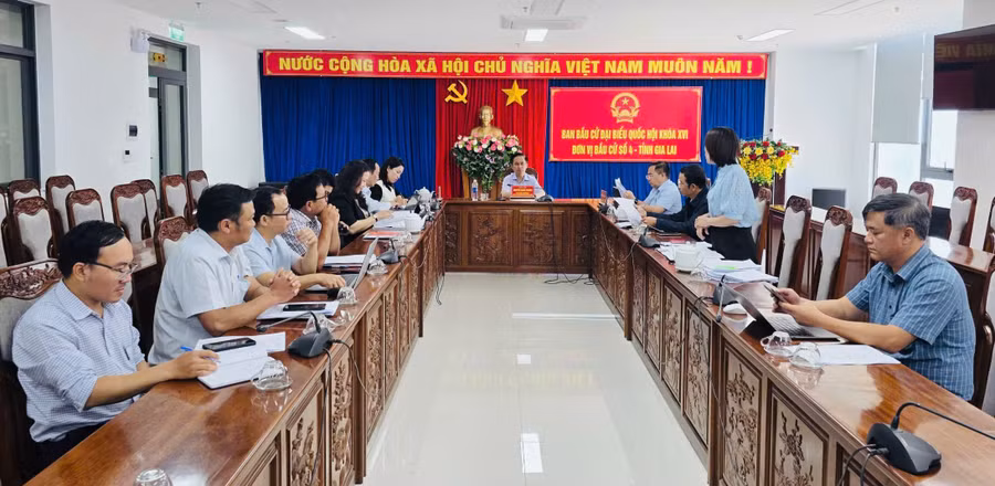 phuong-pleiku-xet-khen-thuong-tap-the-ca-nhan-tieu-bieu-trong-cong-tac-bau-cu.jpg