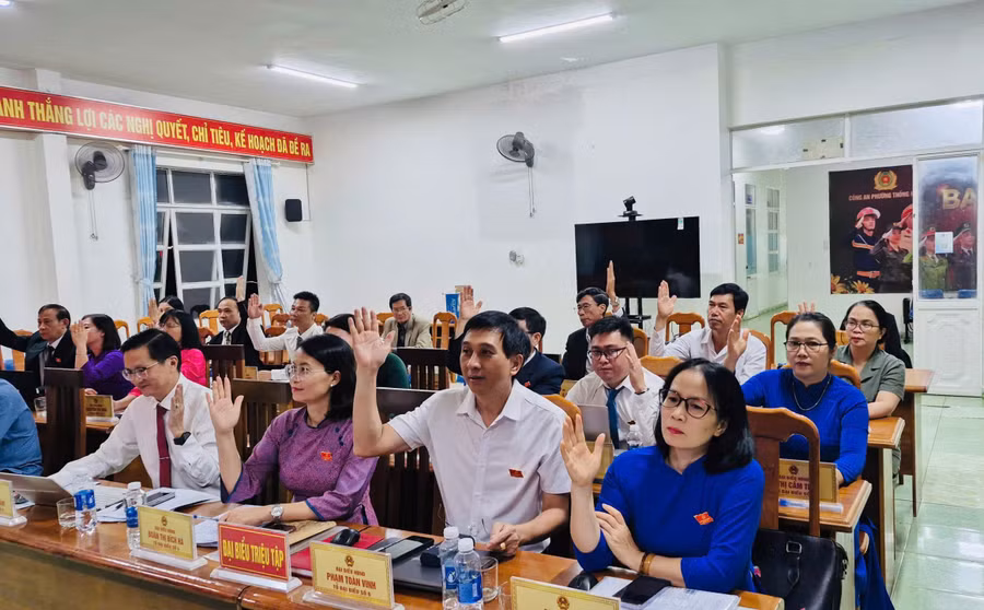 phuong-thong-nhat-thong-qua-nhieu-nghi-quyet-quan-trong-tai-ky-hop-chuyen-de.jpg