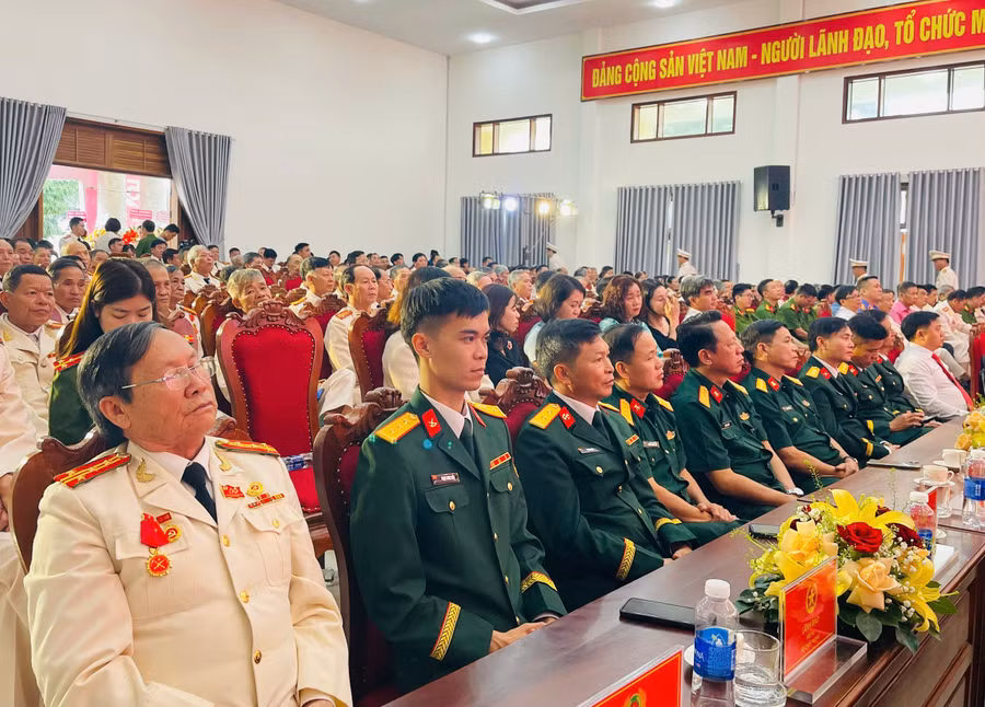 cac-dai-bieu-du-le-ky-niem.jpg