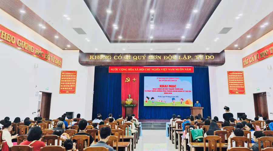 quang-canh-le-khai-mac-hoat-dong-he.jpg